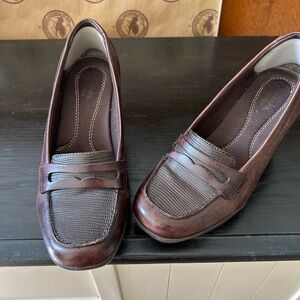 Clark’s Elegant Brown Loafers for Women